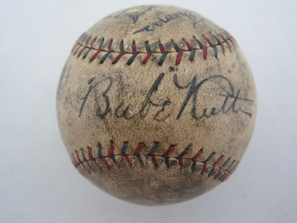 New York Yankees 1927 World Series Championship Team Signed Baseball w/Babe Ruth & Lou Gehrig