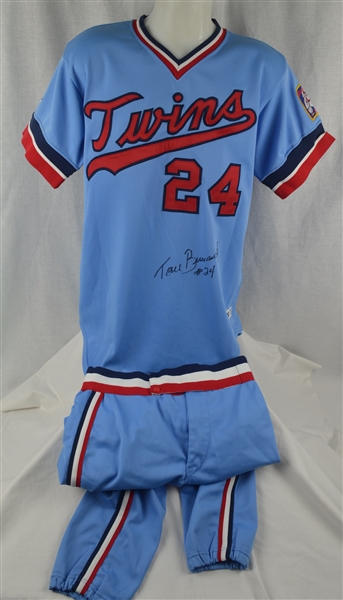 Tom Brunansky 1986 Minnesota Twins Professional Model Uniform w/Heavy Use 