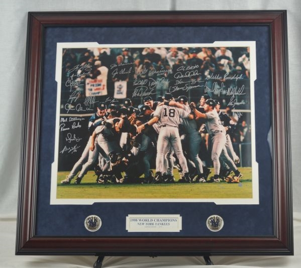 New York Yankees 1998 Team Signed Framed Photo