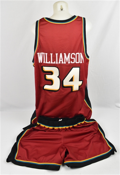 Corliss Williamson 2000-01 Detroit Pistons Game Used Uniform w/Dave Miedema LOA