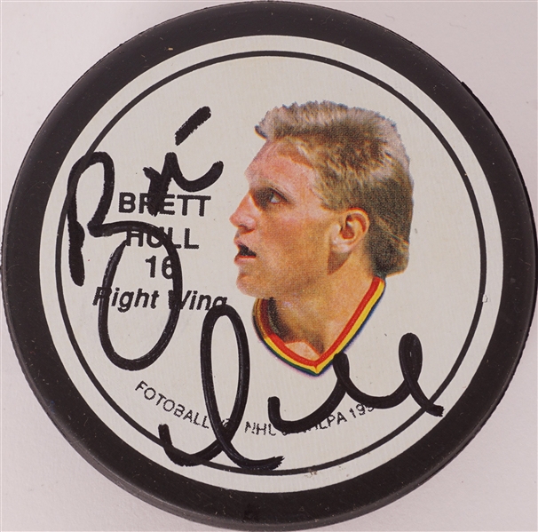 Brett Hull Autographed Hockey Puck Beckett