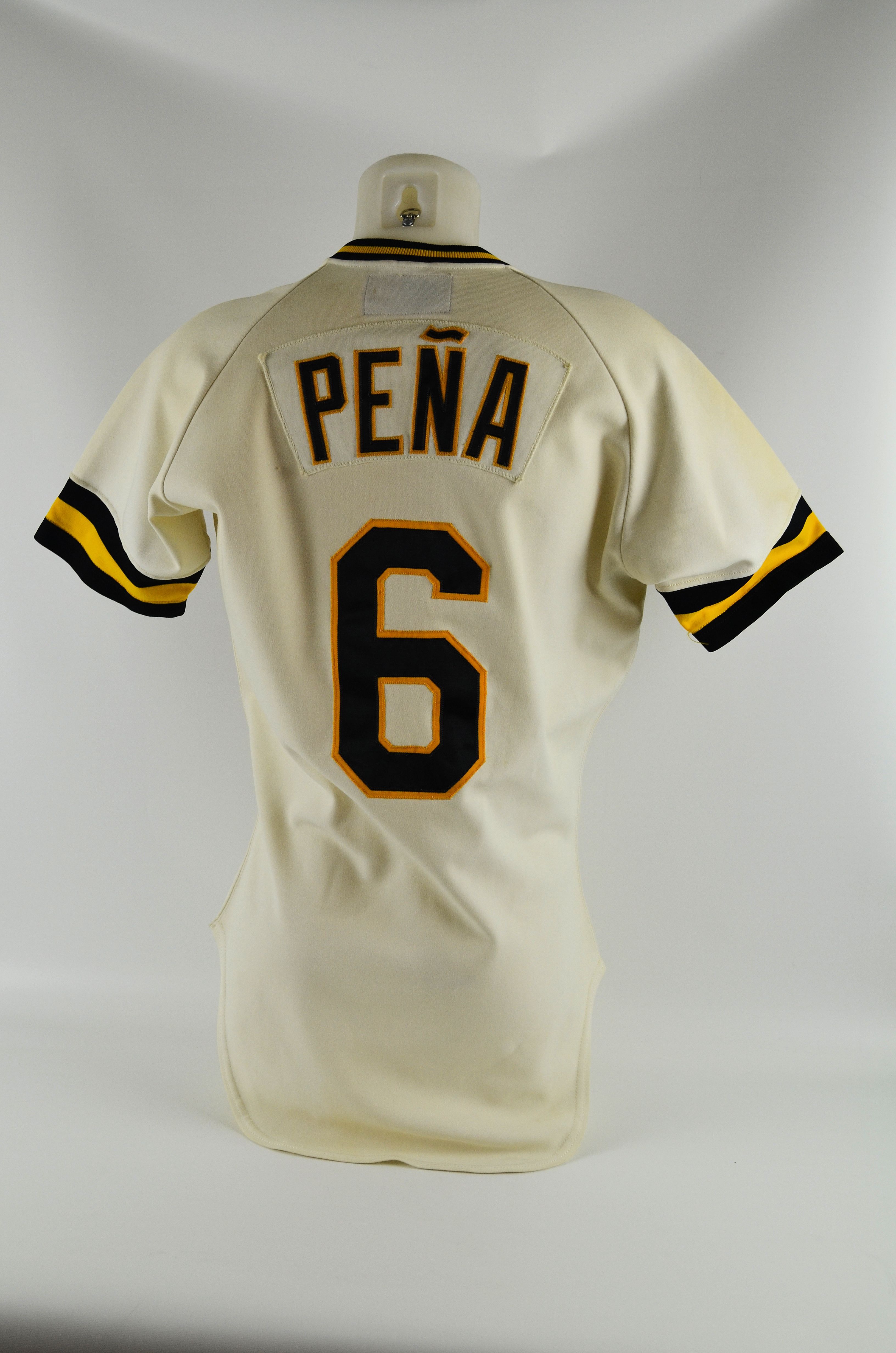 Lot Detail - Tony Pena 1981 Pittsburgh Pirates Professional Model