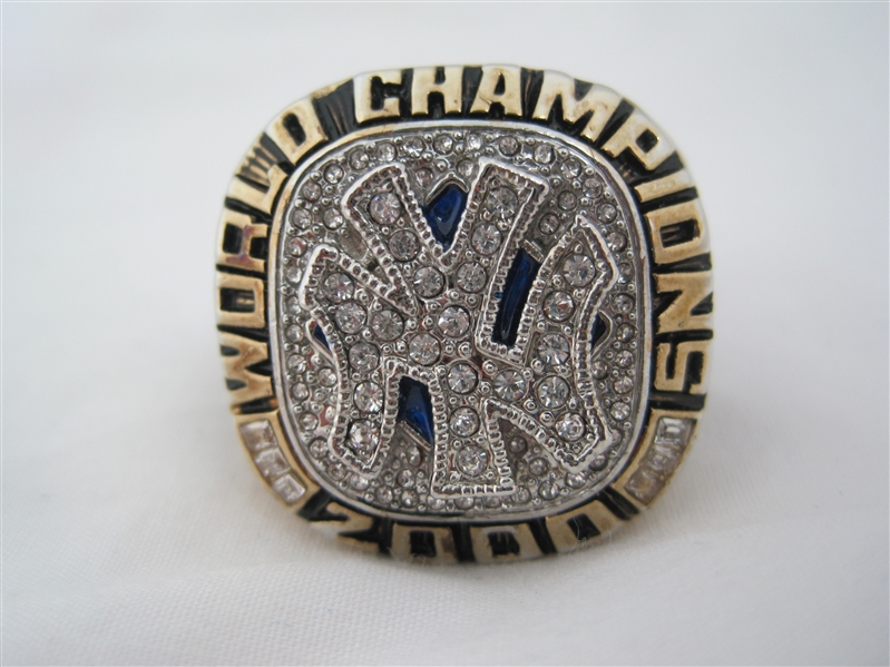Lot Detail - Derek Jeter New York Yankees 2000 World Series Replica Ring