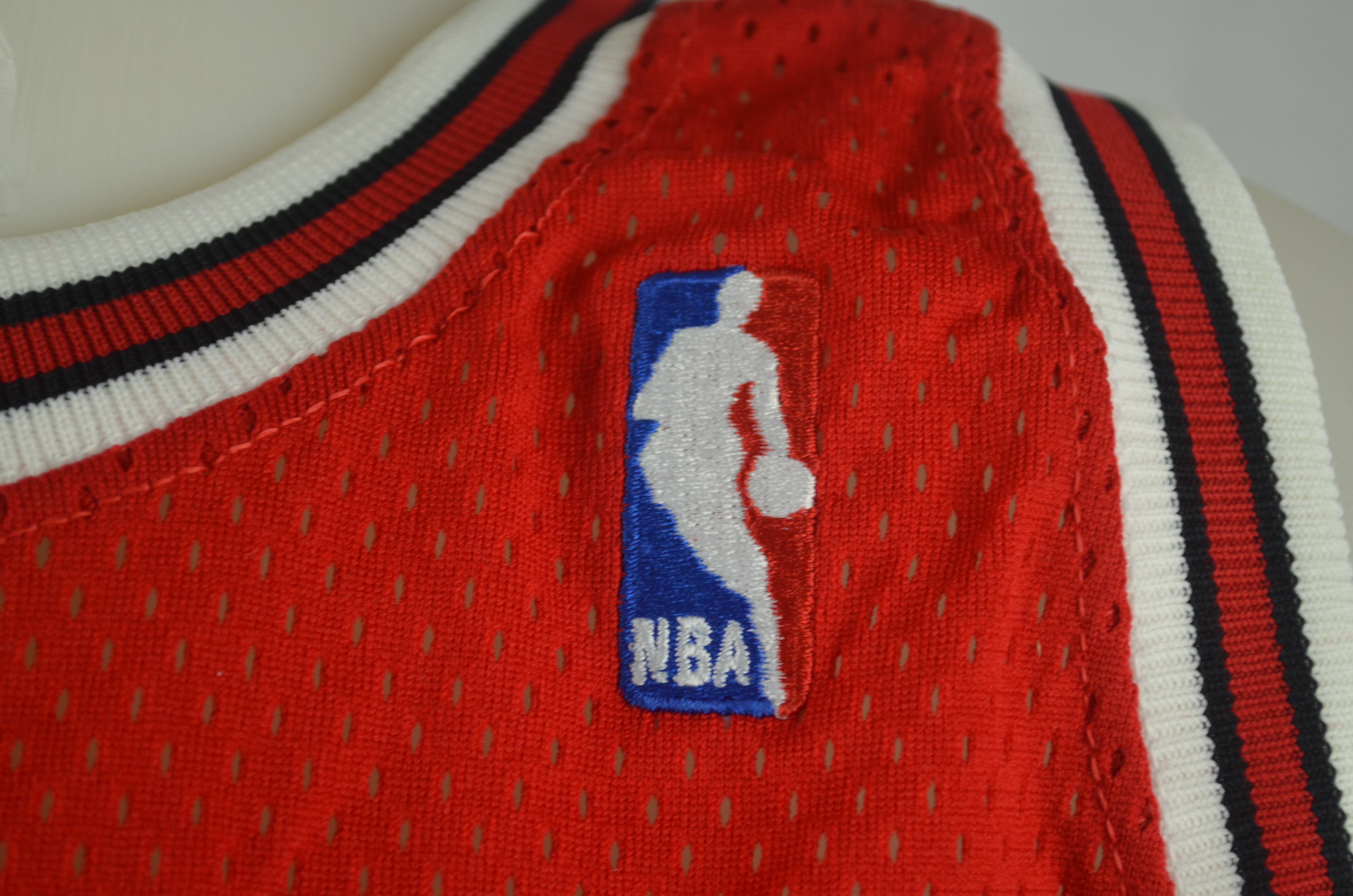 Chicago Bulls Michael Jordan 1995/96 Red Champion Jersey - The