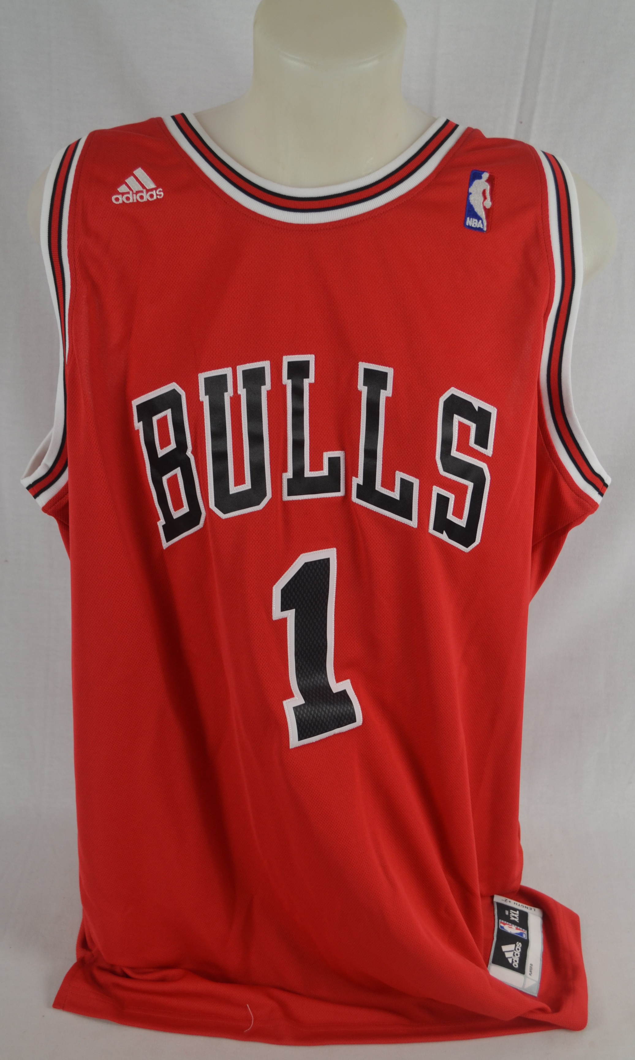 Derrick Rose Signed Commemorative 2011 MVP LE Bulls Jersey (UDA