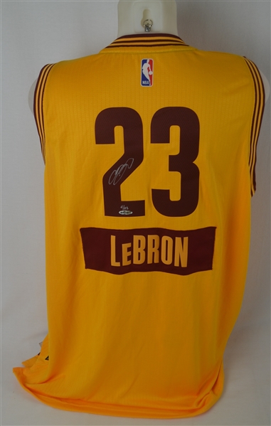 LeBron James Autographed 2014 Cleveland Cavaliers LE Christmas Jersey UDA 