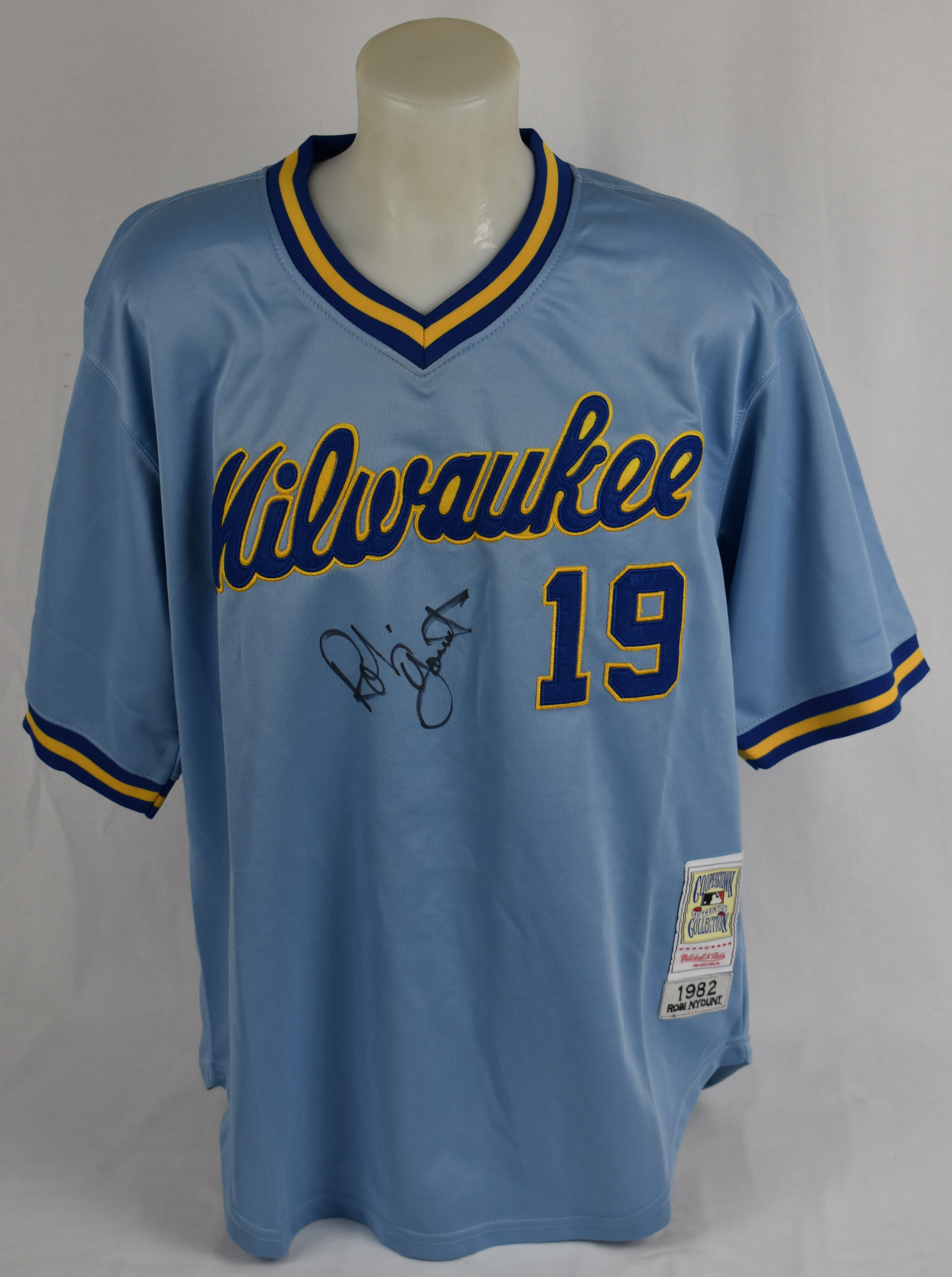 Lot Detail - Robin Yount Autographed Milwaukee Brewers Road Jersey