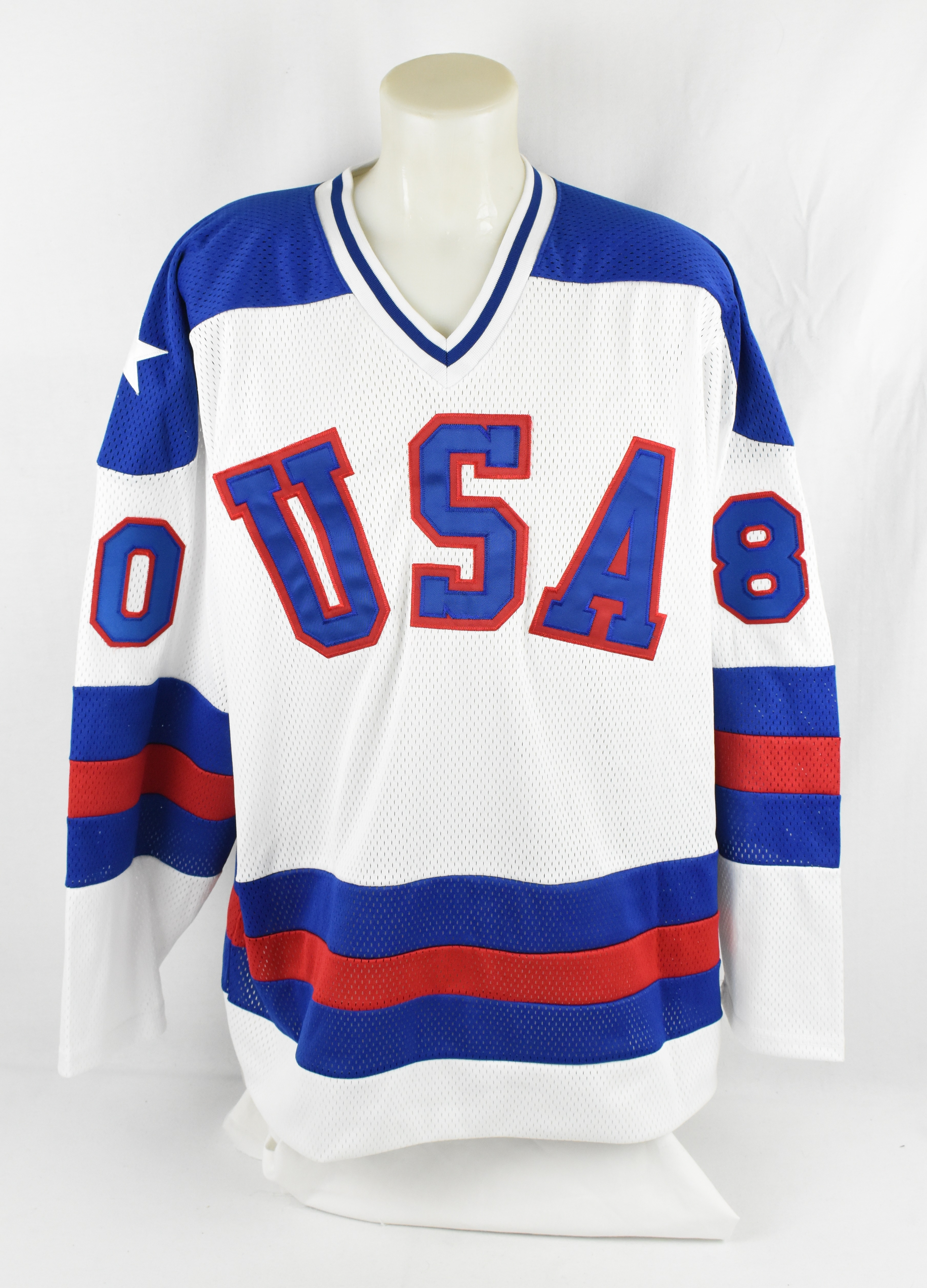 Lot Detail - Miracle On Ice USA 1980 Olympic Team Signed Jersey w/21 ...