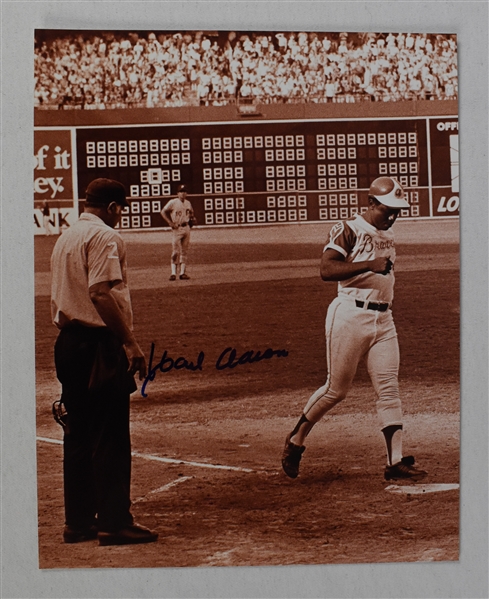 Hank Aaron 700th Home Run Autographed 11x14 Photo 2