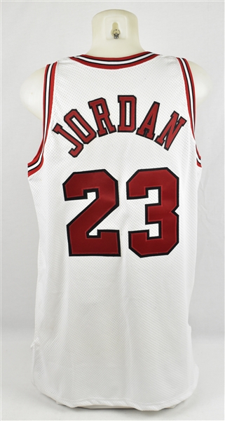 Michael Jordan 1995-96 Chicago Bulls Professional Model Home White Jersey