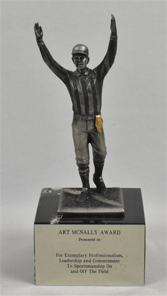 NFL Art McNally Award 