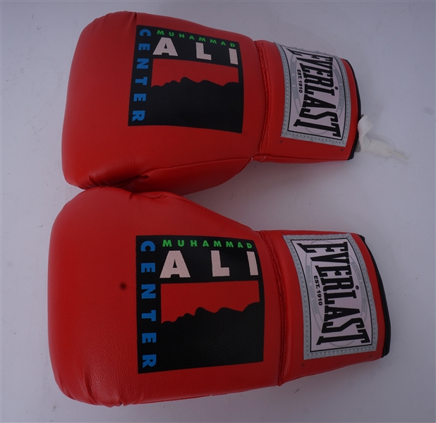 Set of 2 Muhammad Ali Center Boxing Gloves