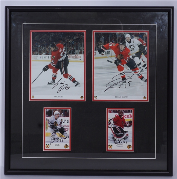 Chicago Blackhawks 4 Player Autographed & Framed Photo 25x25 Display