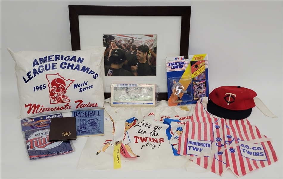 Miscellaneous Minnesota Twins Memorabilia Collection w/Vintage Aprons Pillow & Transogram Box