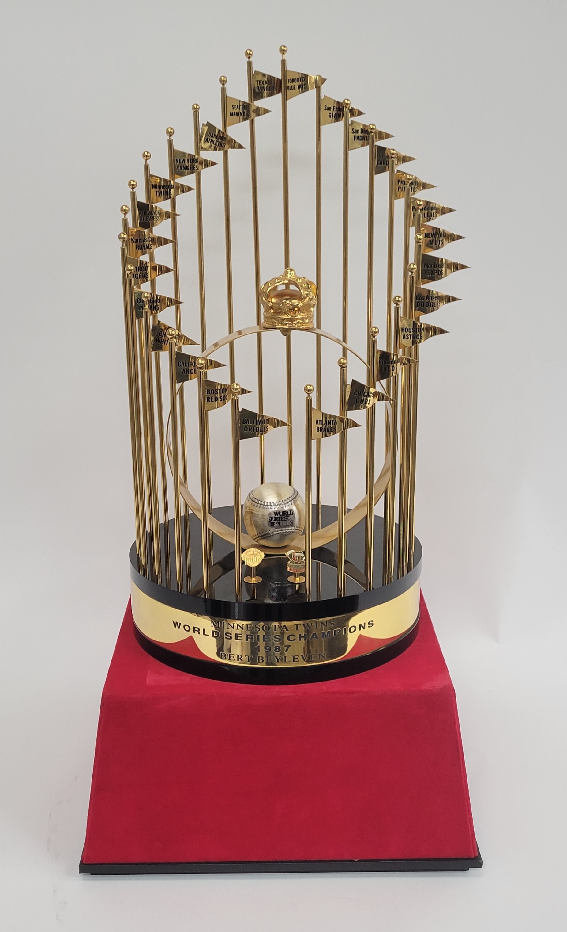 Lot Detail - Bert Blyleven 1987 Minnesota Twins FULL-SIZE World Series  Championship Trophy w/Blyleven Signed Letter of Provenance