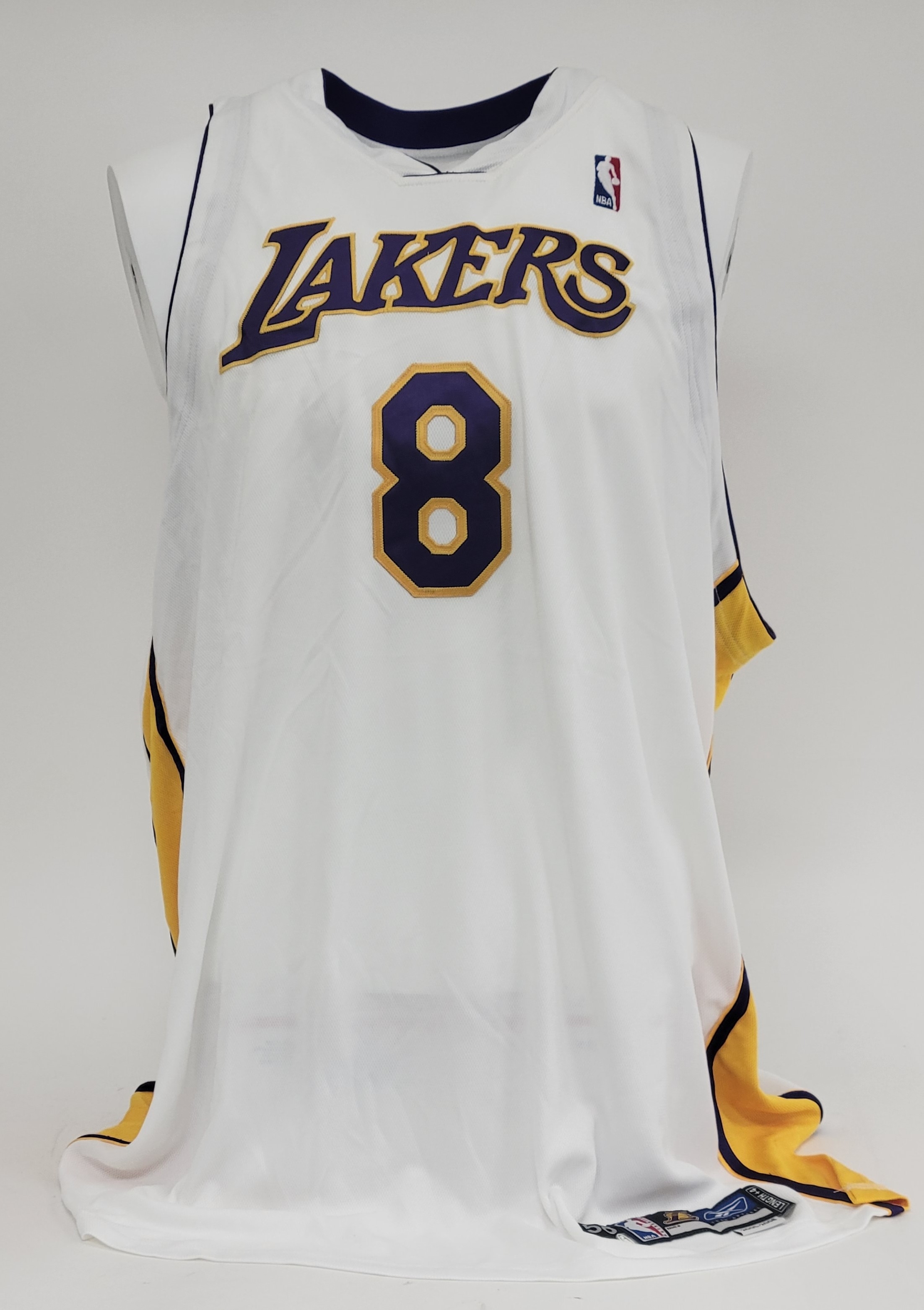 Lot Detail - Kobe Bryant 2005-06 Los Angeles Lakers Game Used #8