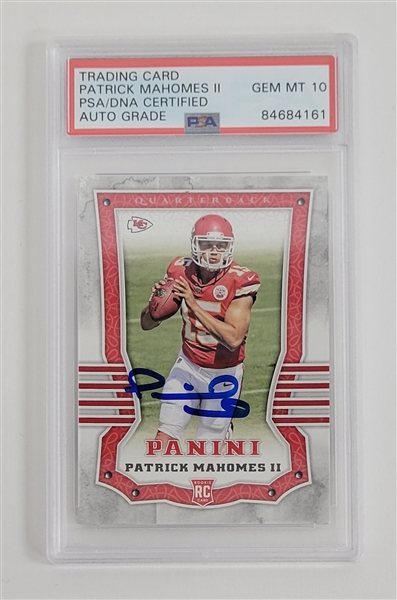 Patrick Mahomes Autographed 2017 Panini #104 Rookie Card PSA 10