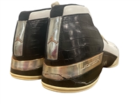 Kobe Bryant 2002-03 Los Angeles Lakers Game Used Shoes Photo Matched w/ Sports Investors Authentication *Only Known Photo Matched Air Jordan's*